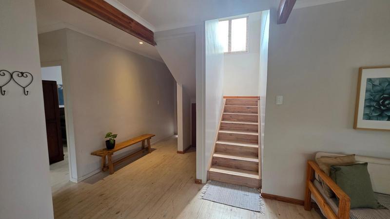 5 Bedroom Property for Sale in Glentana Western Cape